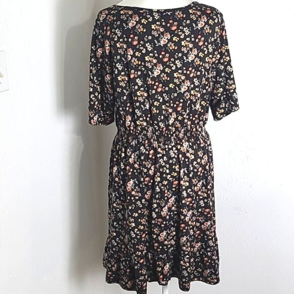 Vibe Black Floral Dress, Ruffled Hem, Size 1X - Picture 7 of 11